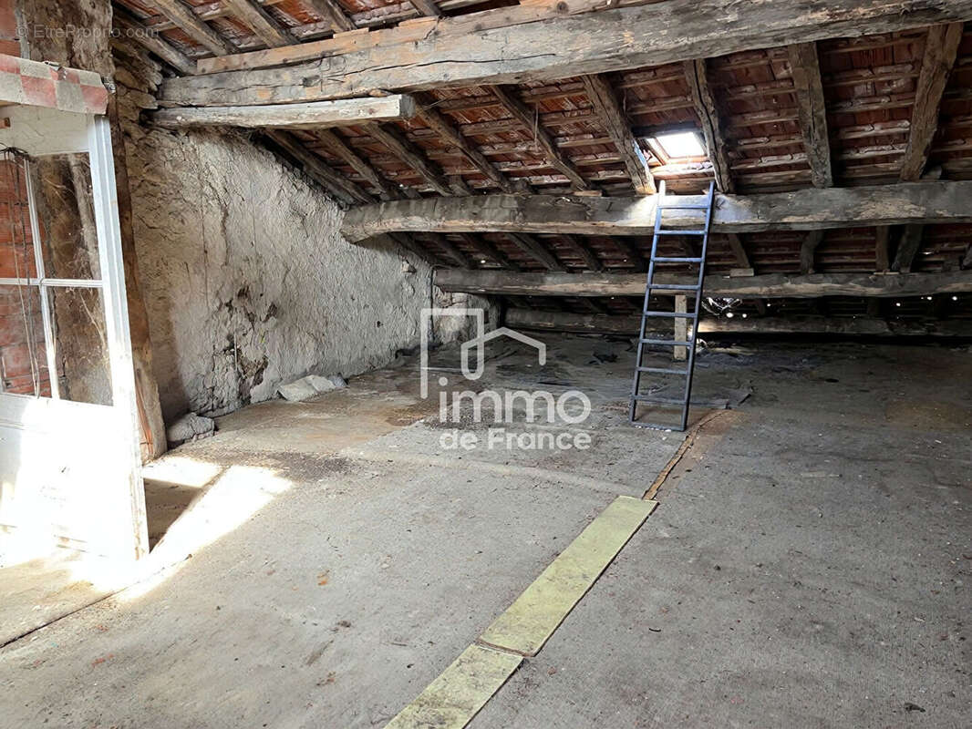Appartement à ARINTHOD