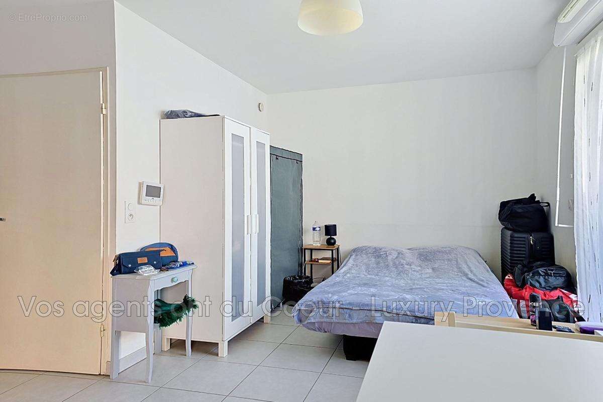 Appartement à MARSEILLE-3E