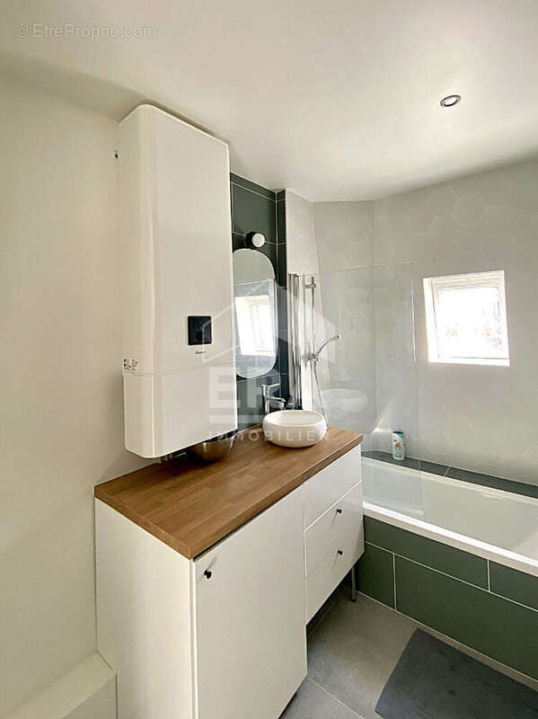 Appartement à LEVALLOIS-PERRET