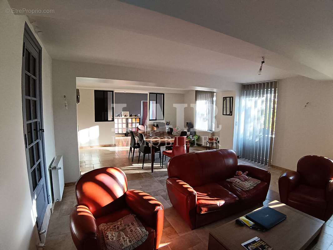 Maison à LE MELE-SUR-SARTHE