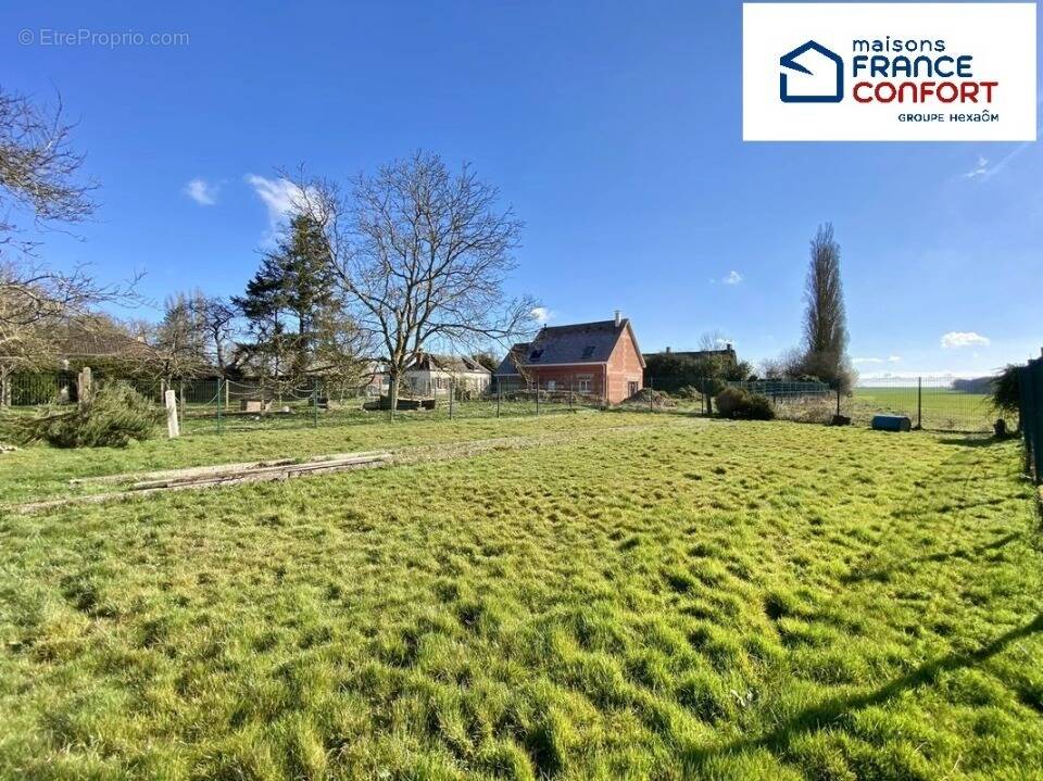 Terrain à EMALLEVILLE