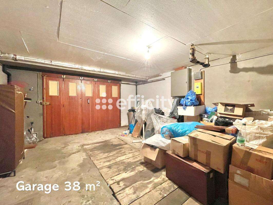 Maison à LES CLAYES-SOUS-BOIS