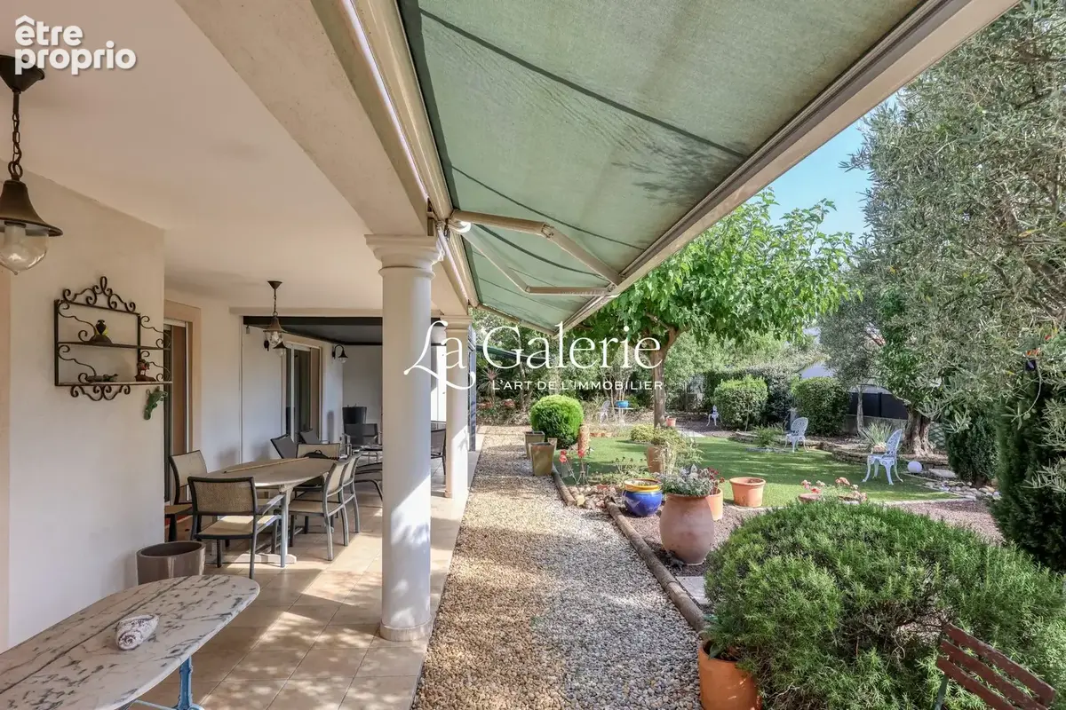 Maison 6 pièces 165 m² à vendre à Carqueiranne (83320) - photo 9