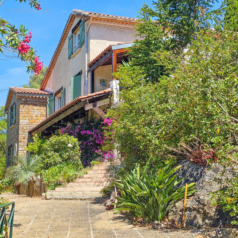 Maison à HYERES