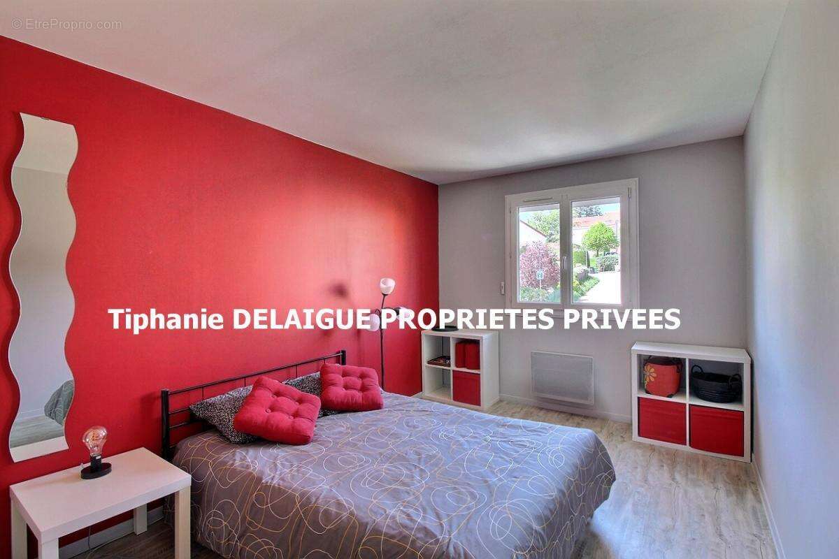 Appartement à SAINT-PRIEST-EN-JAREZ