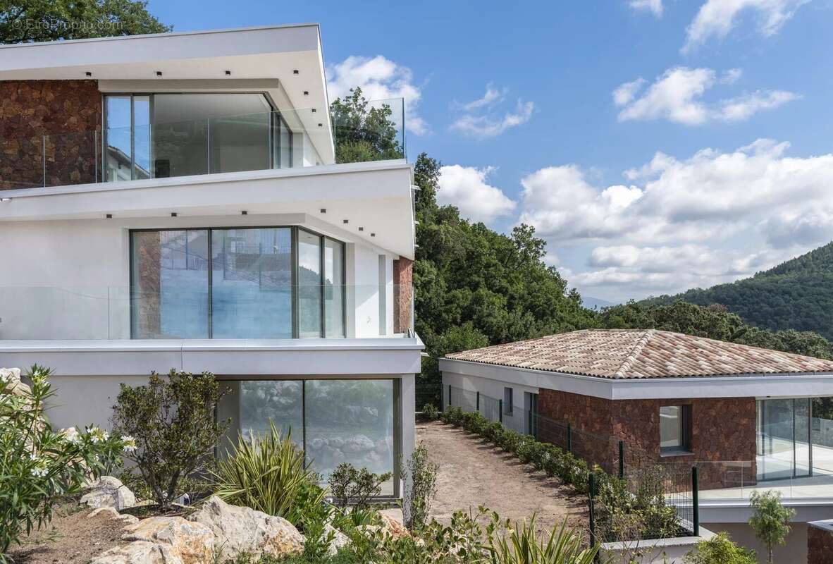 Appartement à LES ADRETS-DE-L'ESTEREL