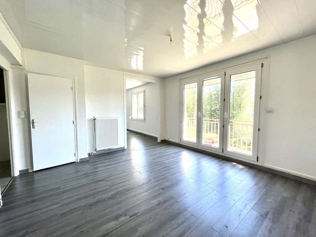 Appartement 620 m² à Charleville-Mezieres  - photo 109
