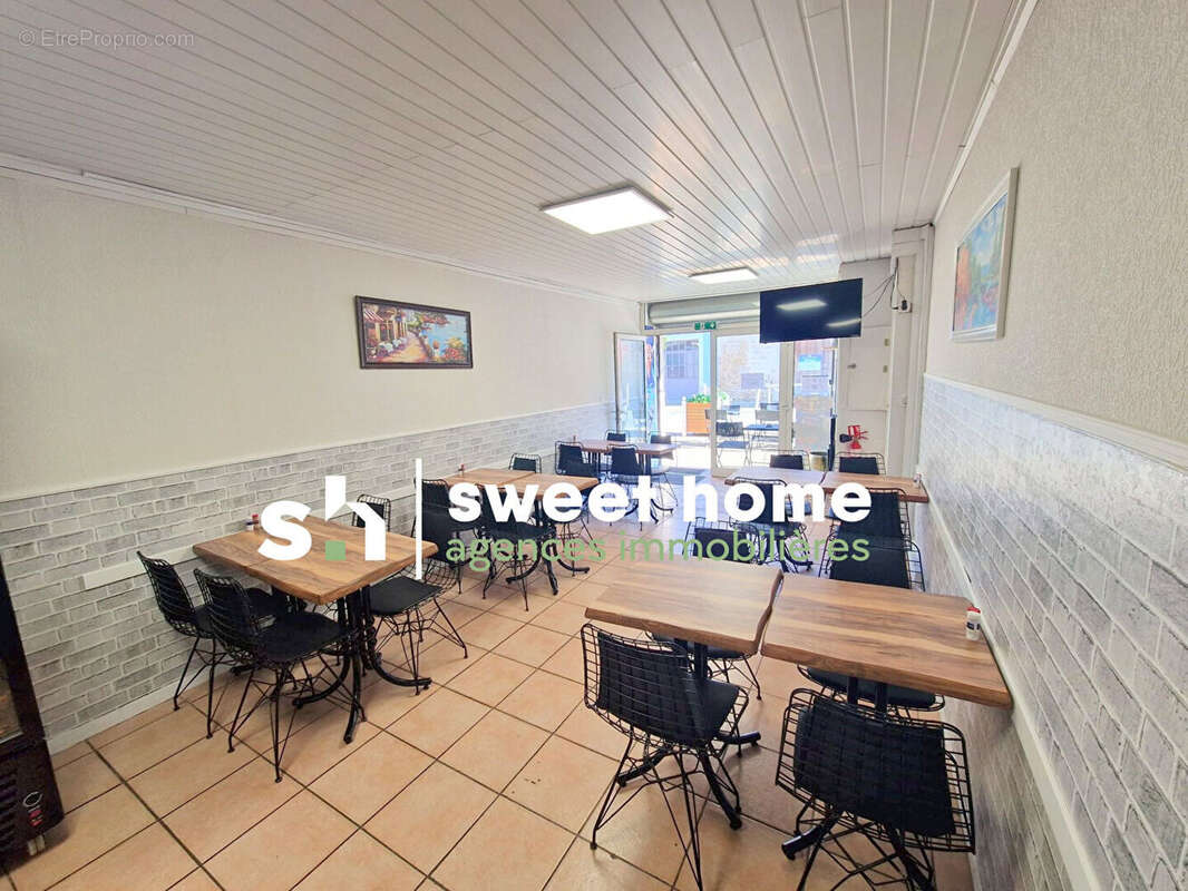 Commerce à FORCALQUEIRET