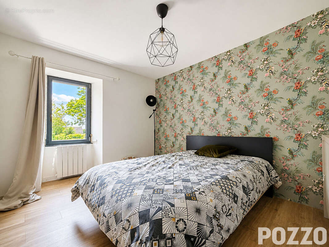 Maison en pierres à Saint Planchers 6 pièces de 120 m2 avec dépendances - photo 7