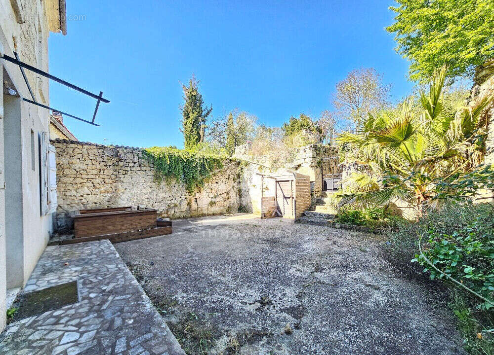 Maison à MOUTHIERS-SUR-BOEME