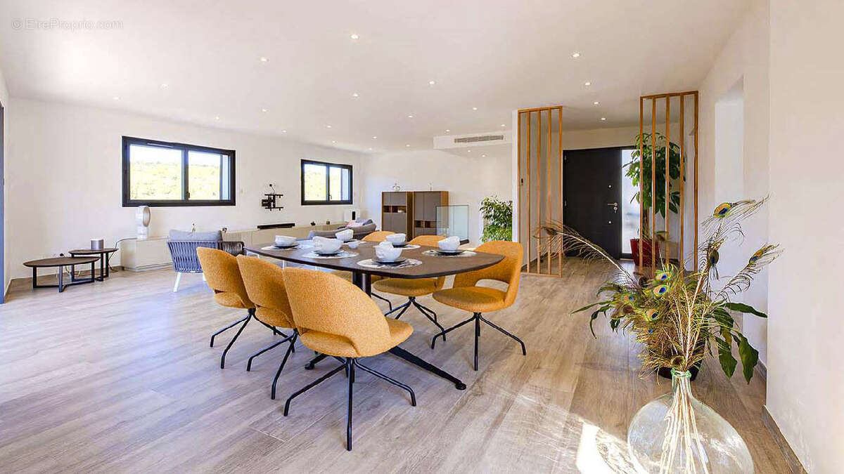 Maison à FREJUS