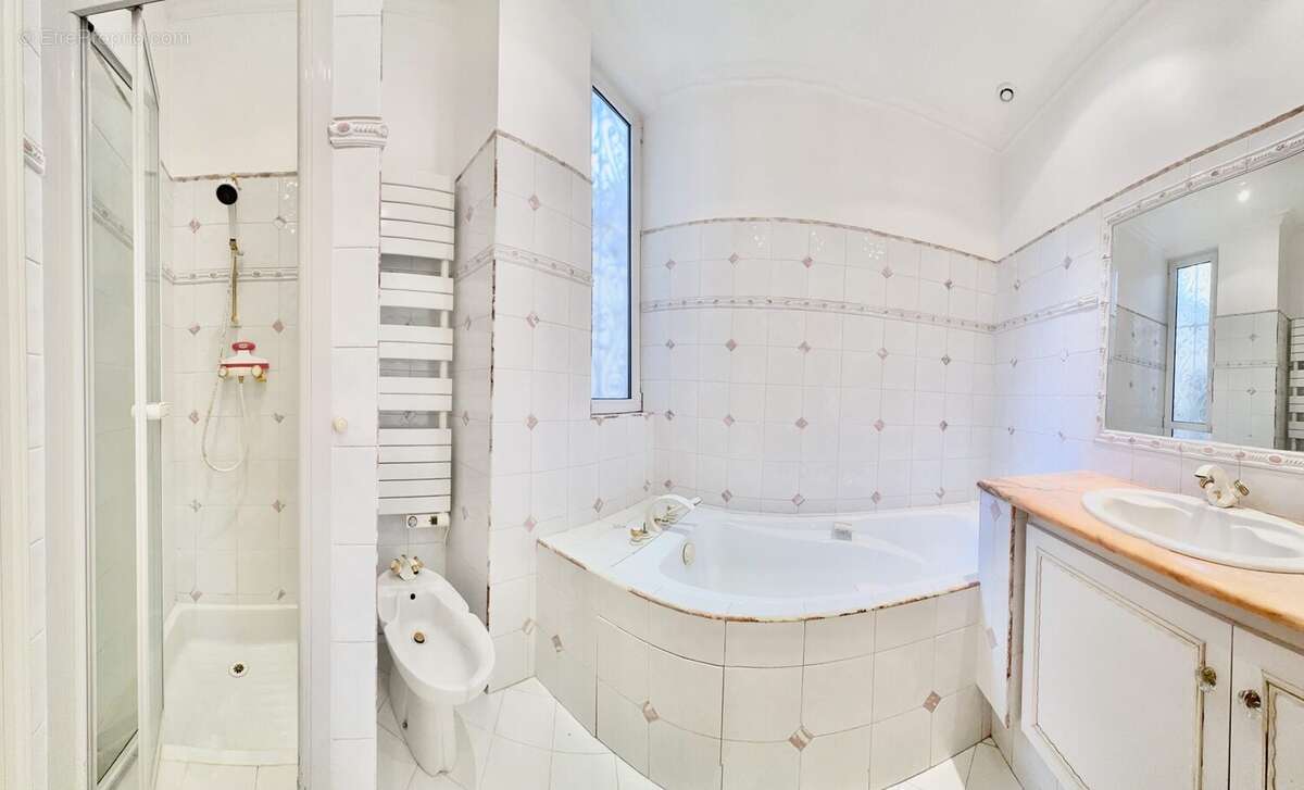 Appartement à BEAUSOLEIL