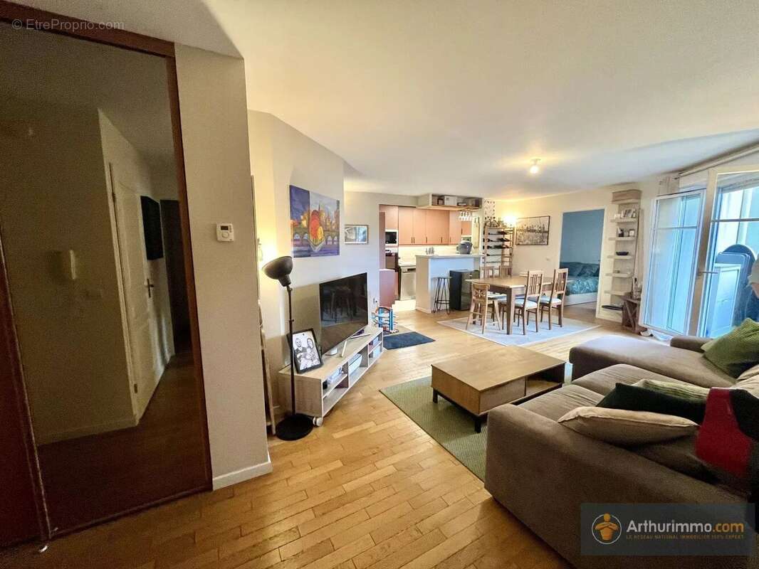 Appartement à LES PAVILLONS-SOUS-BOIS