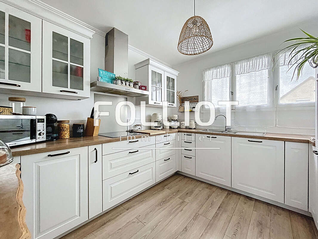 Maison à DONVILLE-LES-BAINS