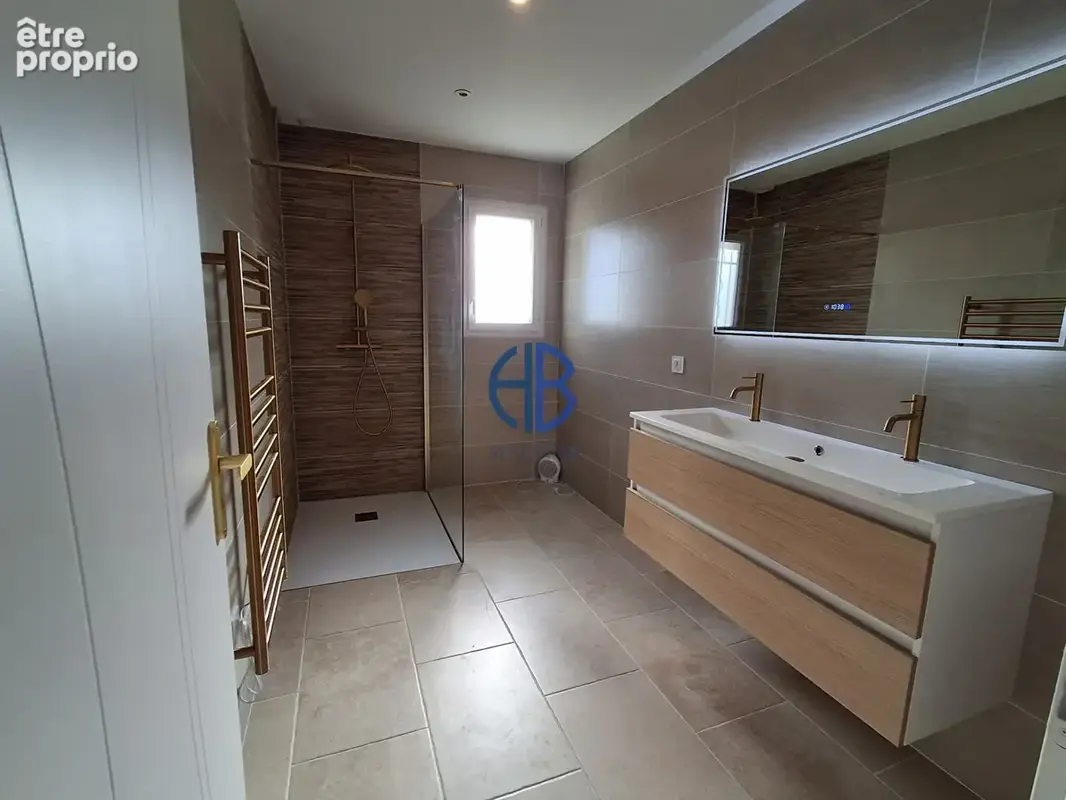 Villa 4 chambres plain pied  132 m² - photo 8