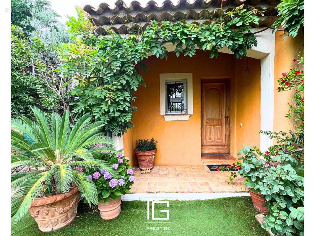 Maison à PLAN-DE-LA-TOUR