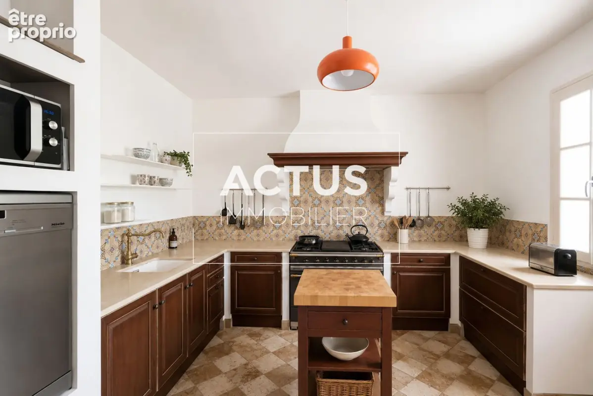 Maison 7 pièces 217 m² à vendre à Salon-De-Provence (13300) - photo 6