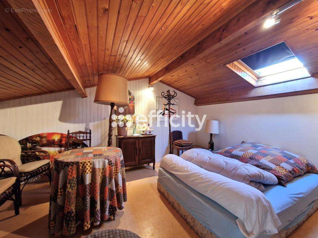 Maison à VAUX-SUR-MER