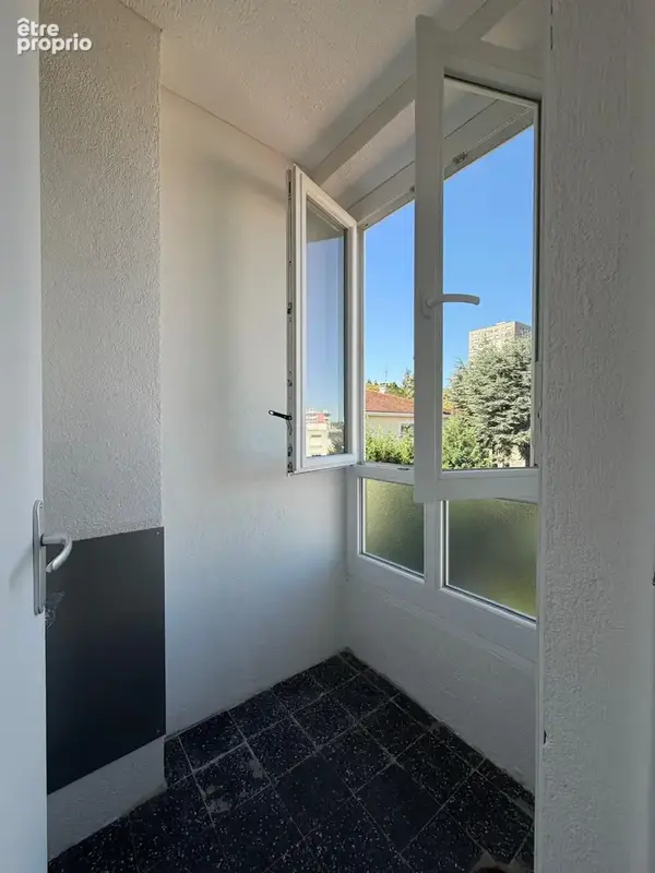 Montplaisir - 3 pc + cuis 58m2 - photo 3