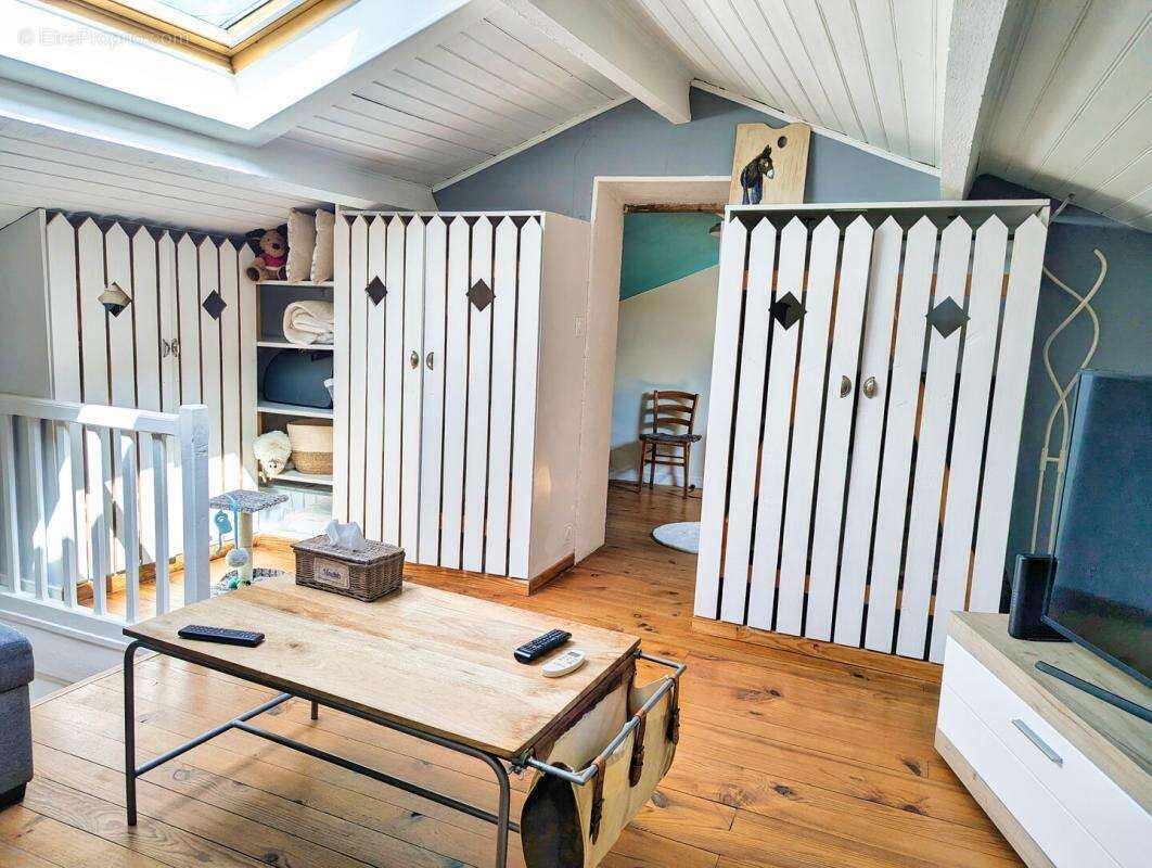 Bergerac – Rareté Absolue : Maison en Pierre, Séjour Cathédrale & Clé - photo 6