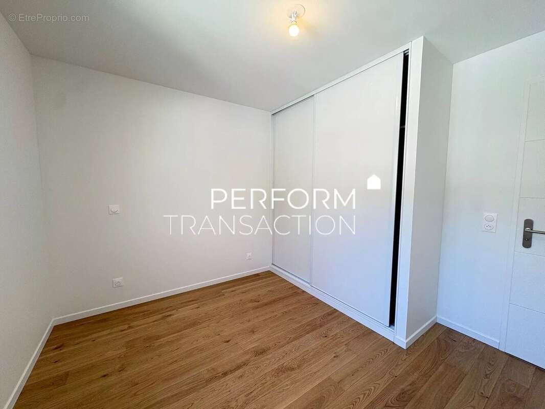 Appartement à SAINT-NAZAIRE-LES-EYMES