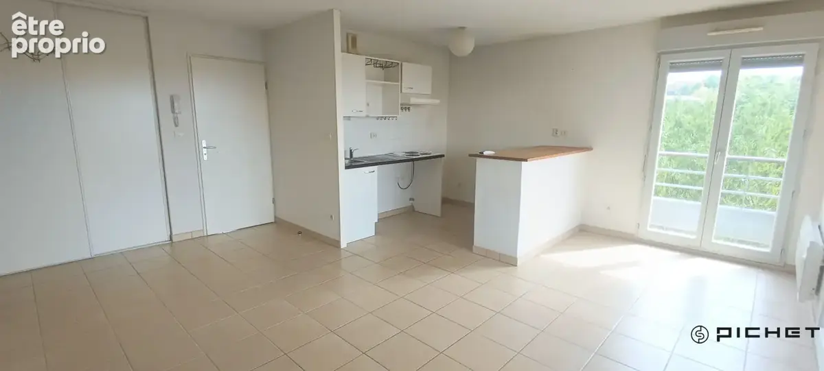 Appartement 3 pièces avec grande terrasse et parking - photo 2