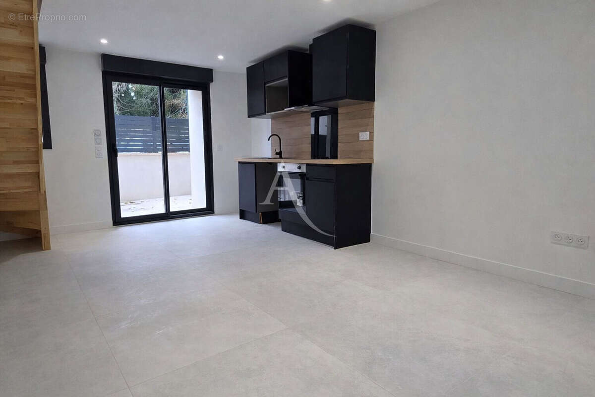 Appartement à SAINT-THIBAULT-DES-VIGNES