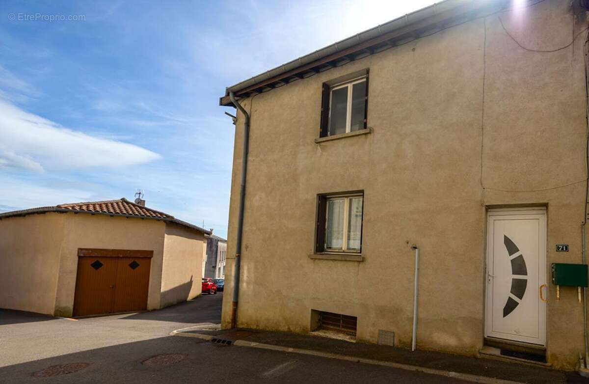 Maison à VIOLAY
