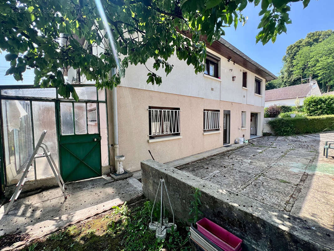 Maison à VAILLY-SUR-AISNE