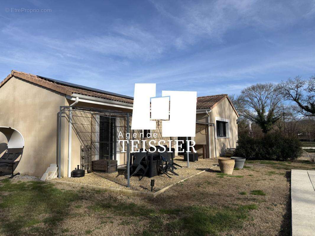 Maison à BERRIAS-ET-CASTELJAU