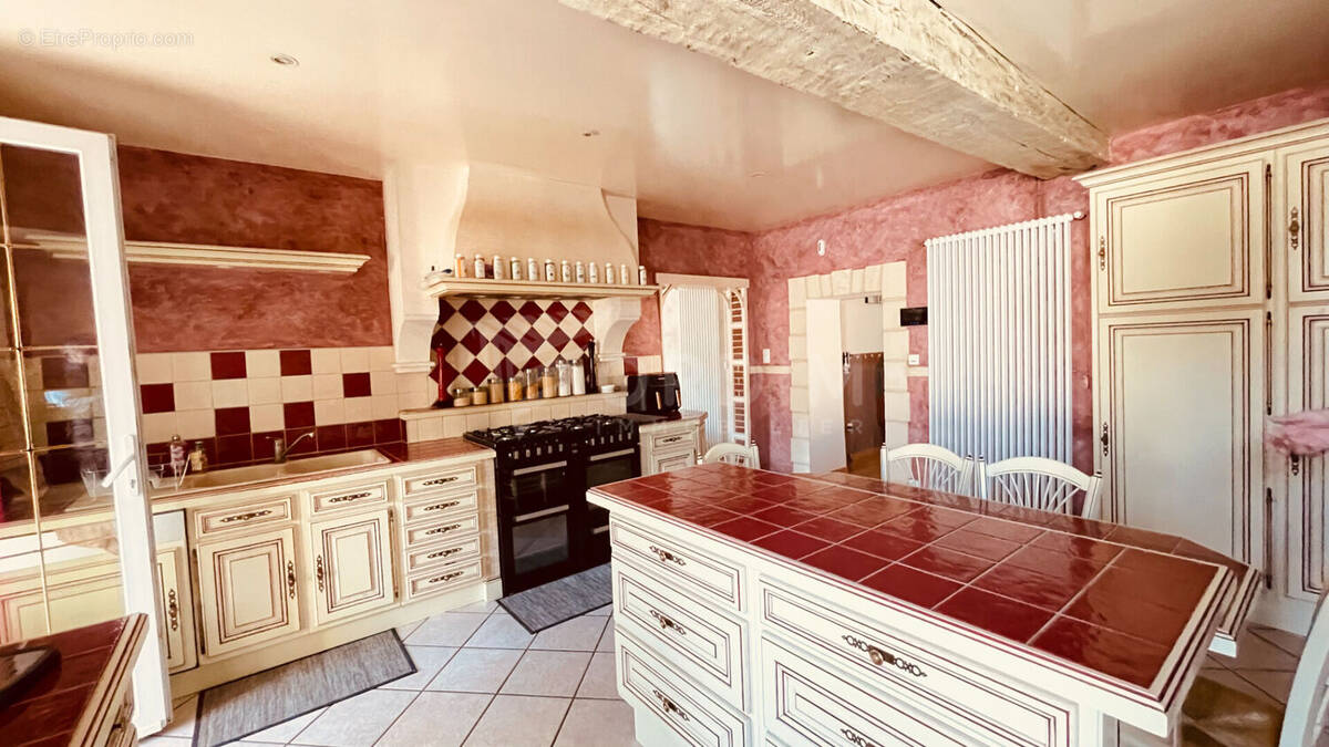 Maison à LIGNY-LE-CHATEL