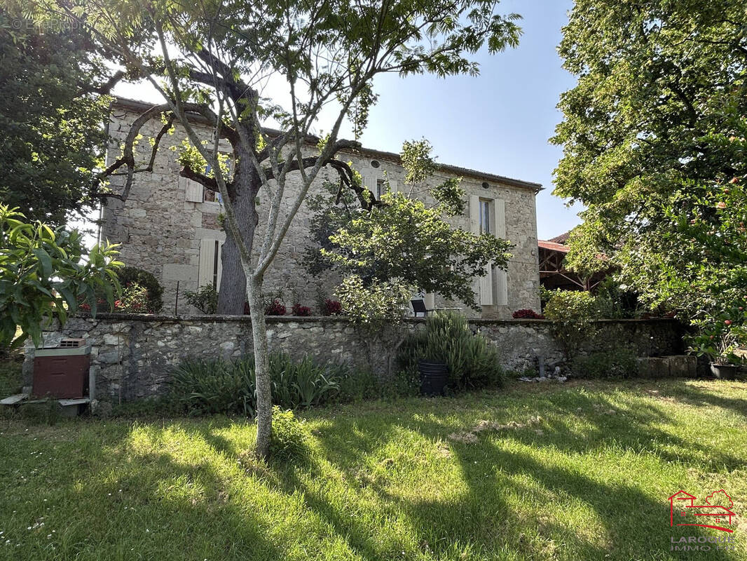 Maison 145 m² à Saint-Caprais-De-Lerm  - photo 2