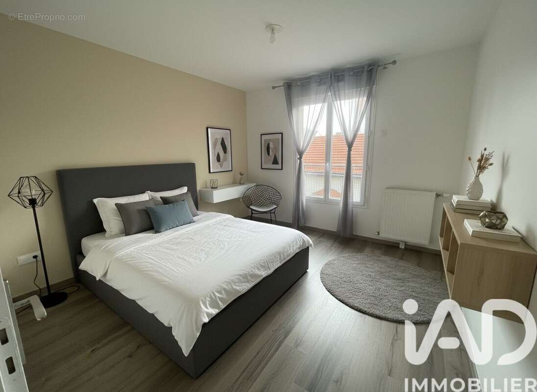 Photo 4 - Appartement à QUINCY-SOUS-SENART