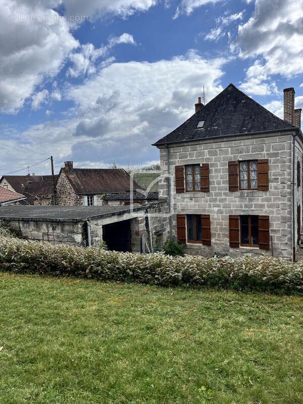 Maison à OBJAT