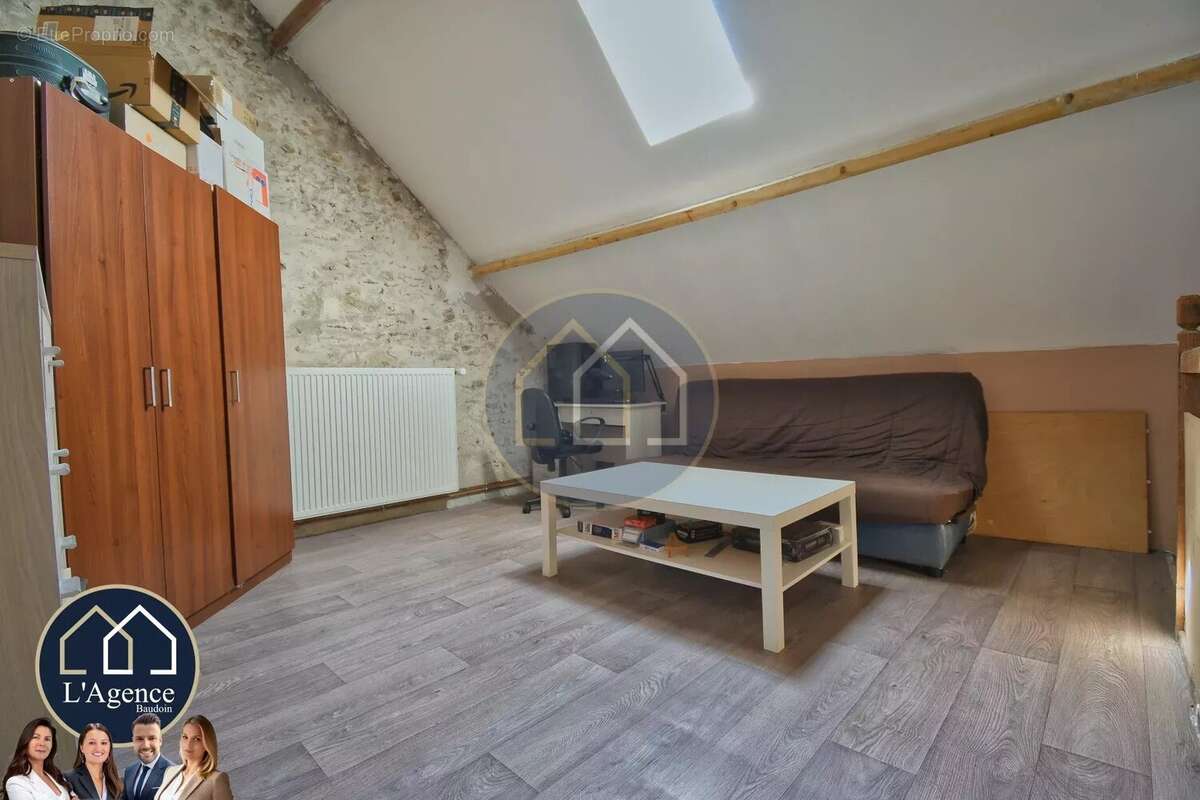 Maison à MONDONVILLE-SAINT-JEAN