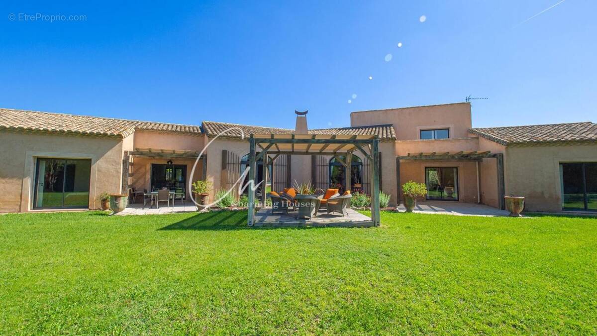 Maison à MAUSSANE-LES-ALPILLES