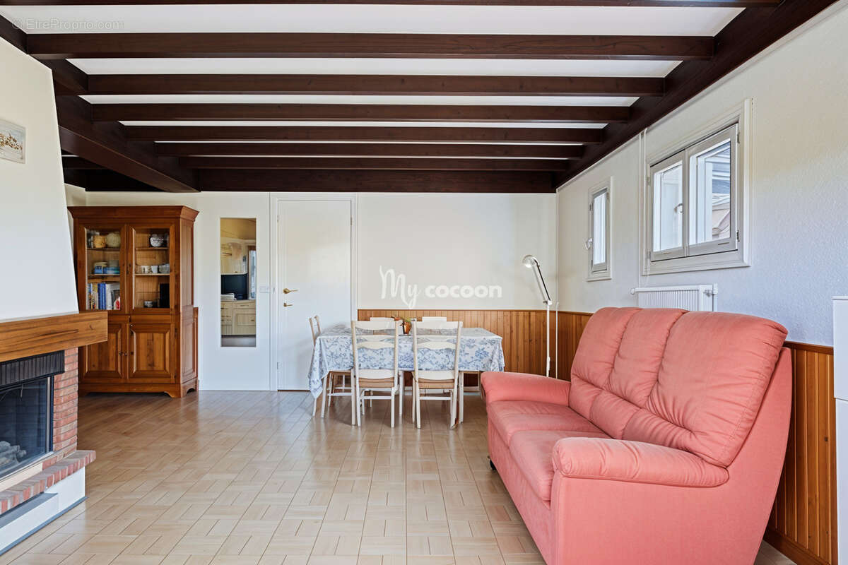 Maison à MEYZIEU