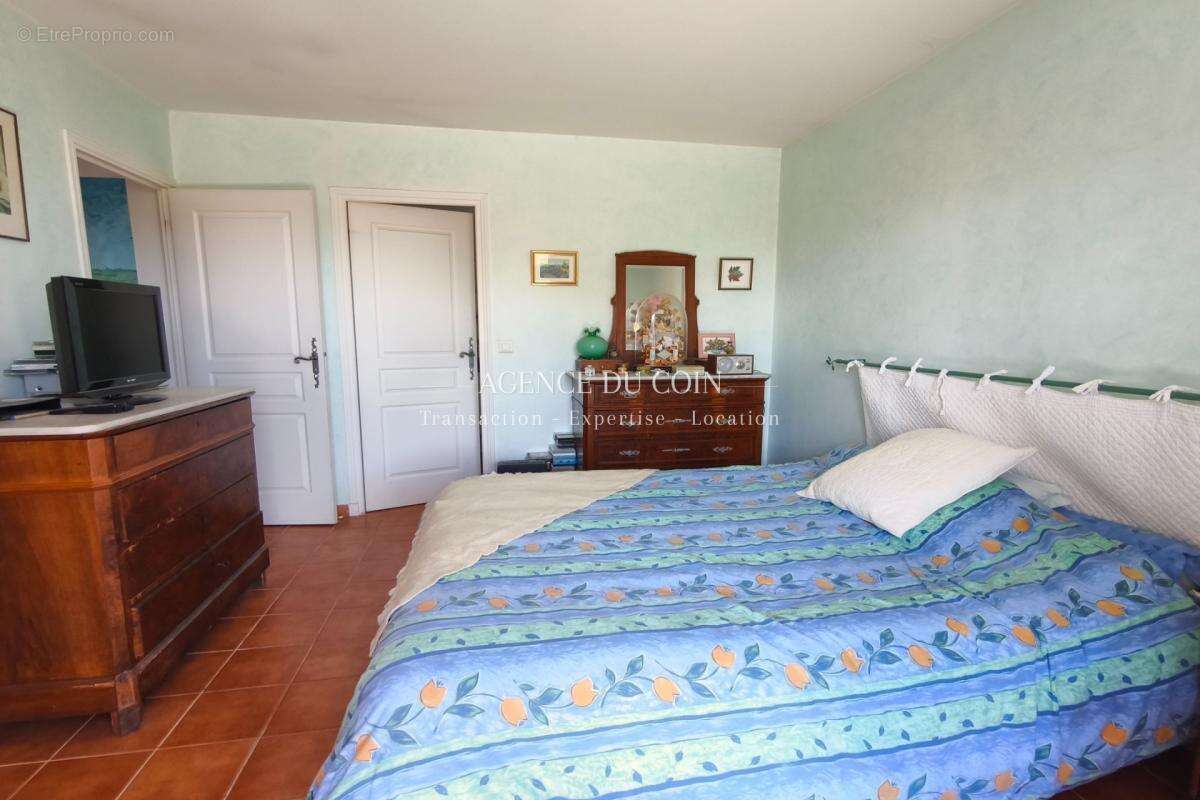 Maison à LE MUY