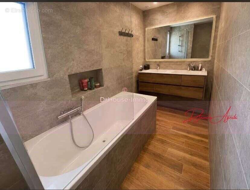 Maison 137 m² à Le Luc  - photo 4