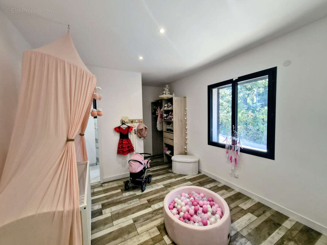 Maison à FLASSANS-SUR-ISSOLE