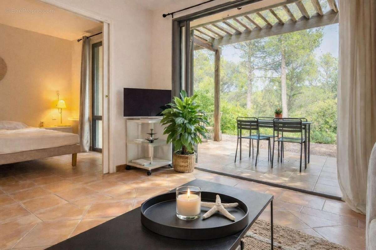 Photo 2 - Appartement à SAUMANE-DE-VAUCLUSE