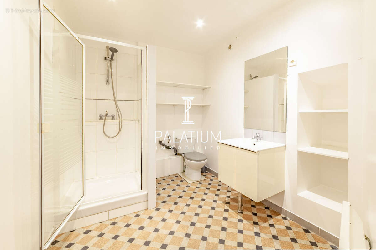 Appartement à GREOUX-LES-BAINS