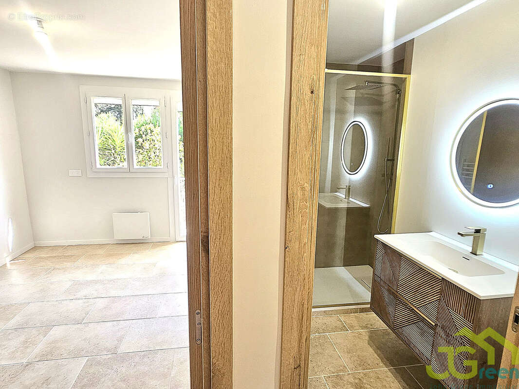 Appartement T4 entièrement rénové avec grande terrasse et parking privé - photo 6