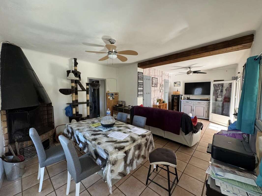 Maison à SAINTE-ANASTASIE