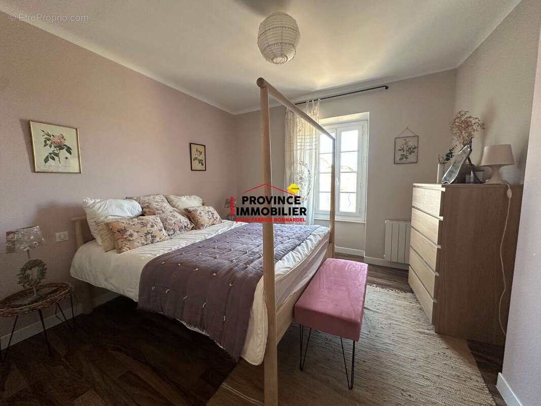 Maison 110 m² à Grignan  - photo 8