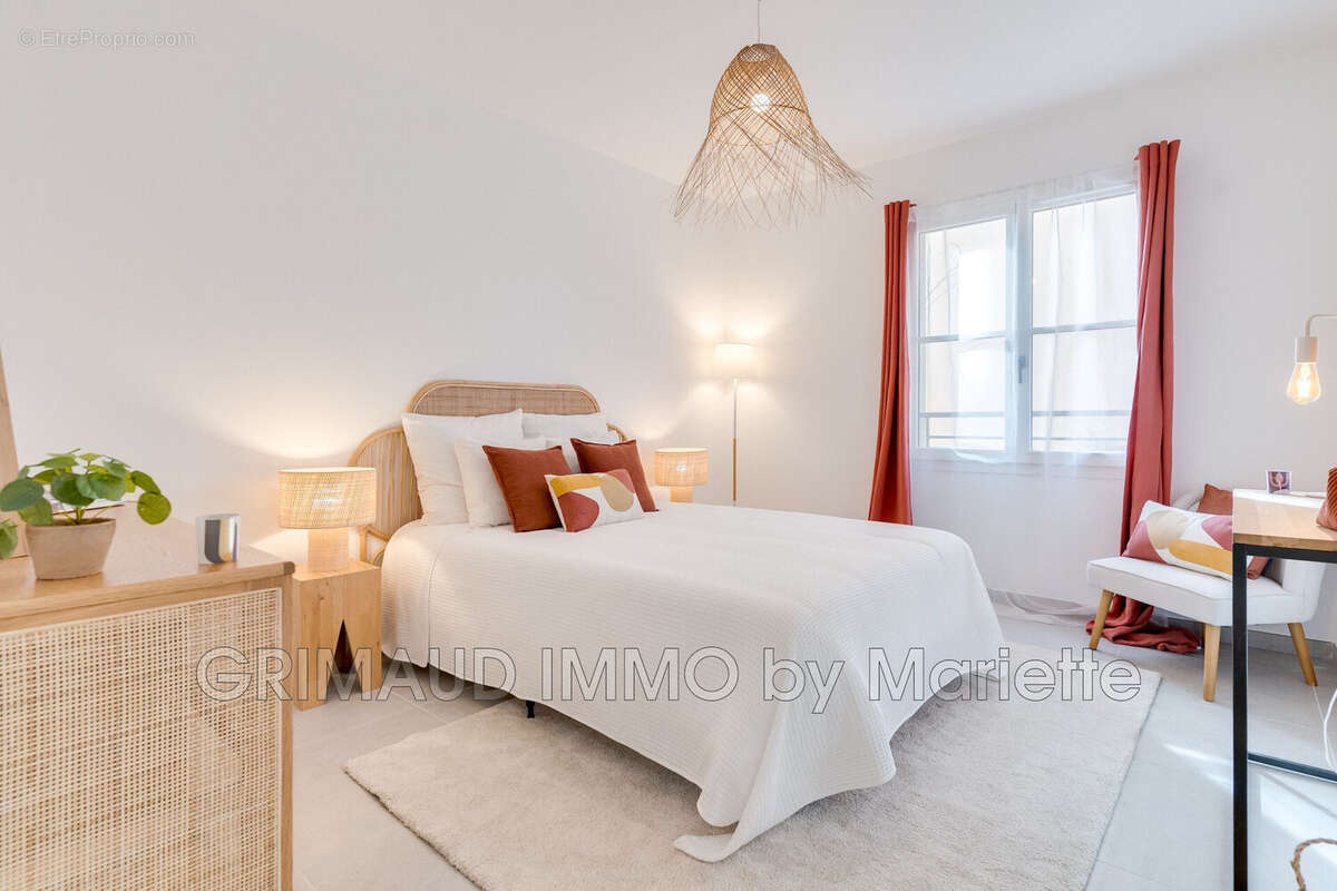 Appartement à GRIMAUD