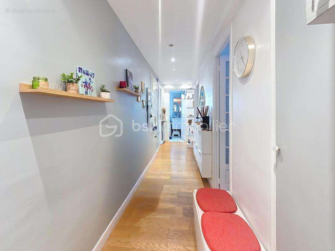 Appartement à LES PAVILLONS-SOUS-BOIS