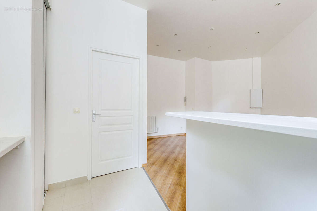 Appartement à PARIS-14E