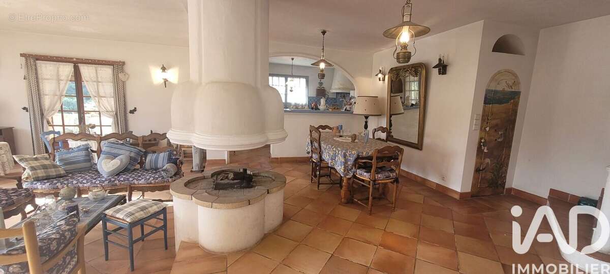 Maison 190 m² à La Roquette-Sur-Var  - photo 9