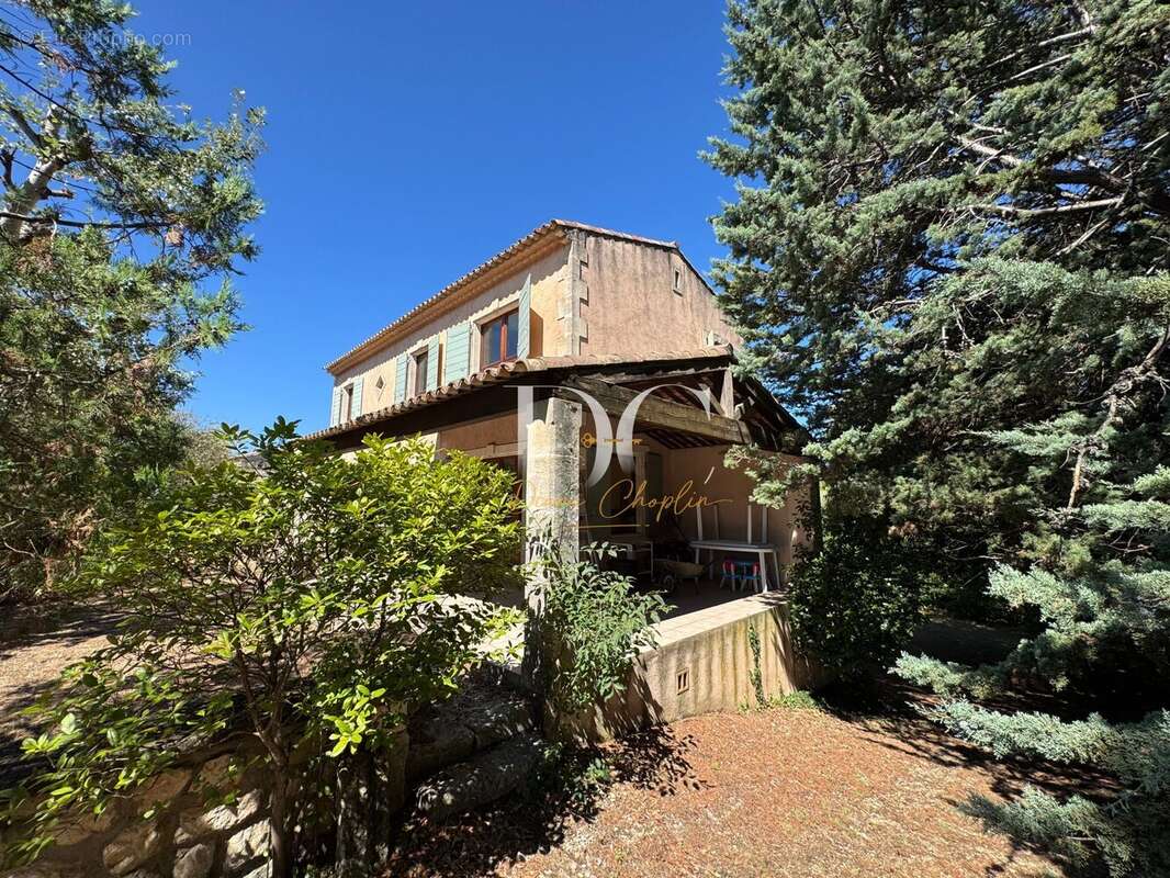 Maison 290 m² à Saint-Remy-De-Provence  - photo 8
